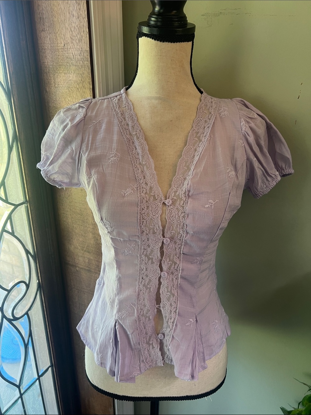 Rich & Famous Lace-Trim Puff Sleeve Blouse